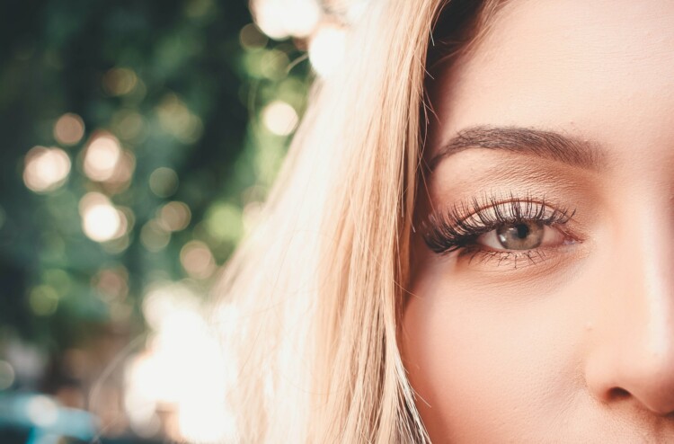 What mascara is safe for eyelash extensions?
