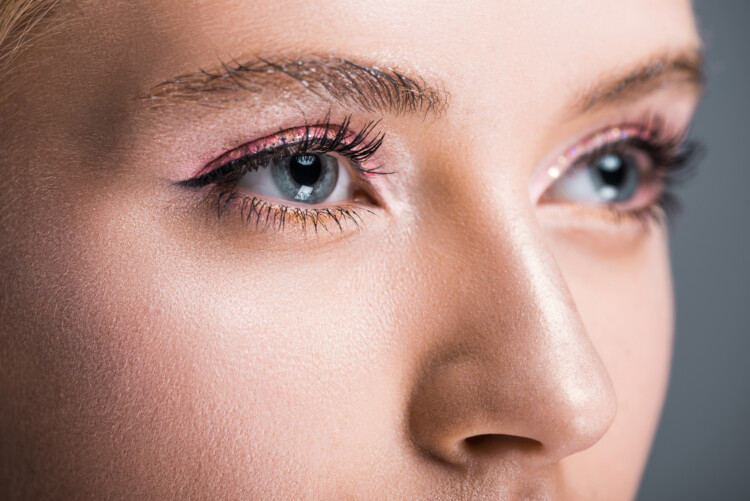 How long can you leave false eyelashes on?