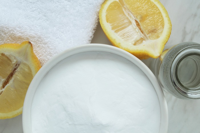 Natural skincare with baking soda and lemon