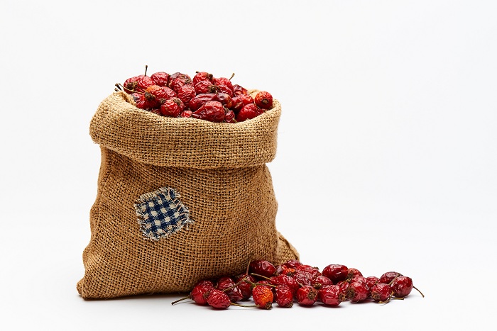 Bag with rose hips 
